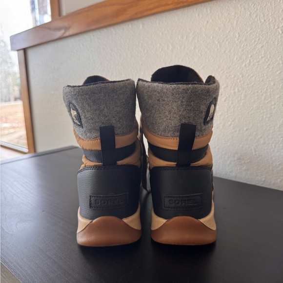 Sorel Women's Whitney Frosty Lace Waterproof Boot Size 10 - Picture 4 of 7